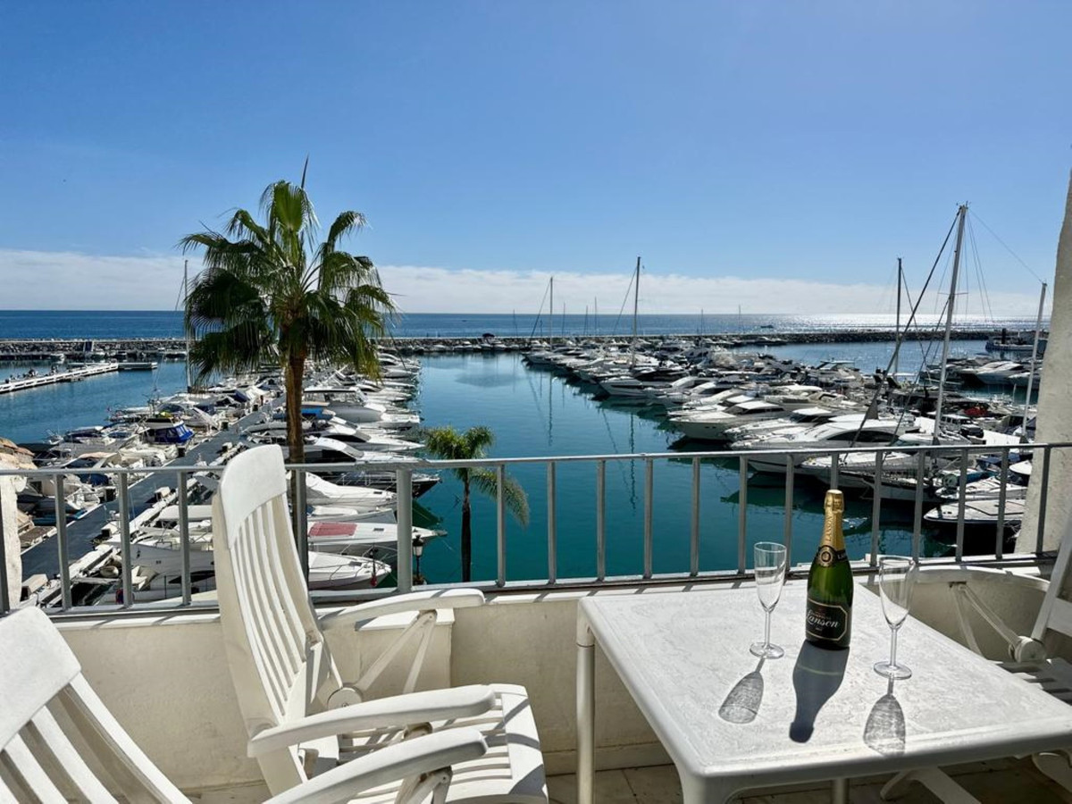 Penthouse in Puerto Banús-1