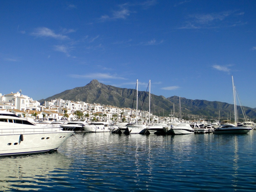 Tussenverdieping Appartement in Puerto Banús-1