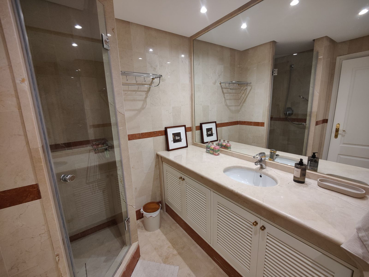Apartment for sale in Puerto Banús | 3 bedrooms H4888774
