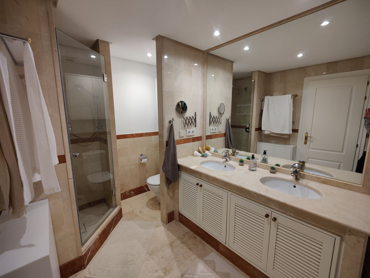 Apartment for sale in Puerto Banús | 3 bedrooms H4888774
