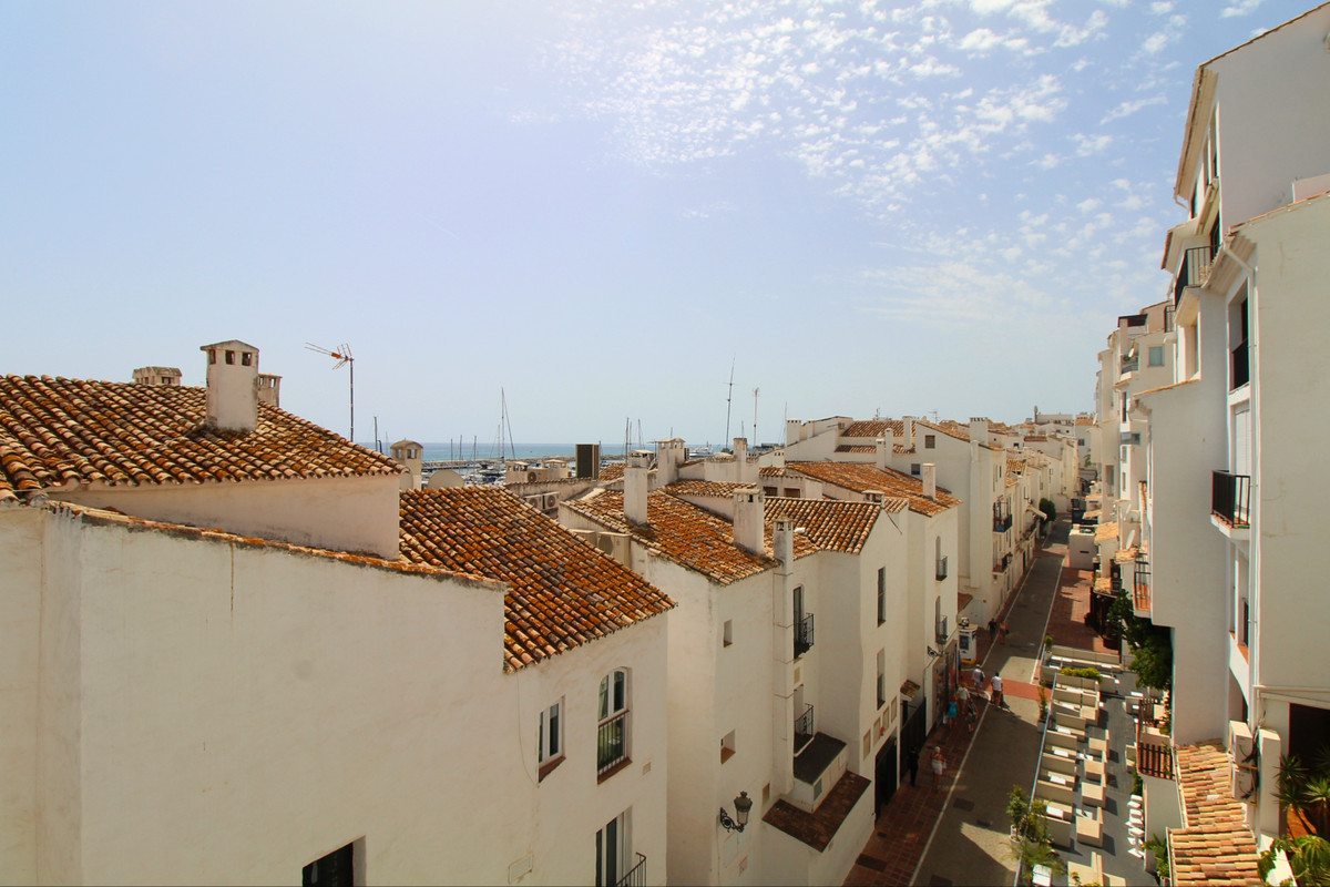 Tussenverdieping Appartement in Puerto Banús-1