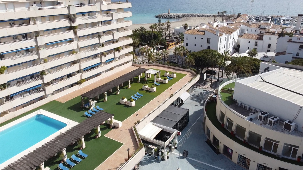 Tussenverdieping Appartement in Puerto Banús-1