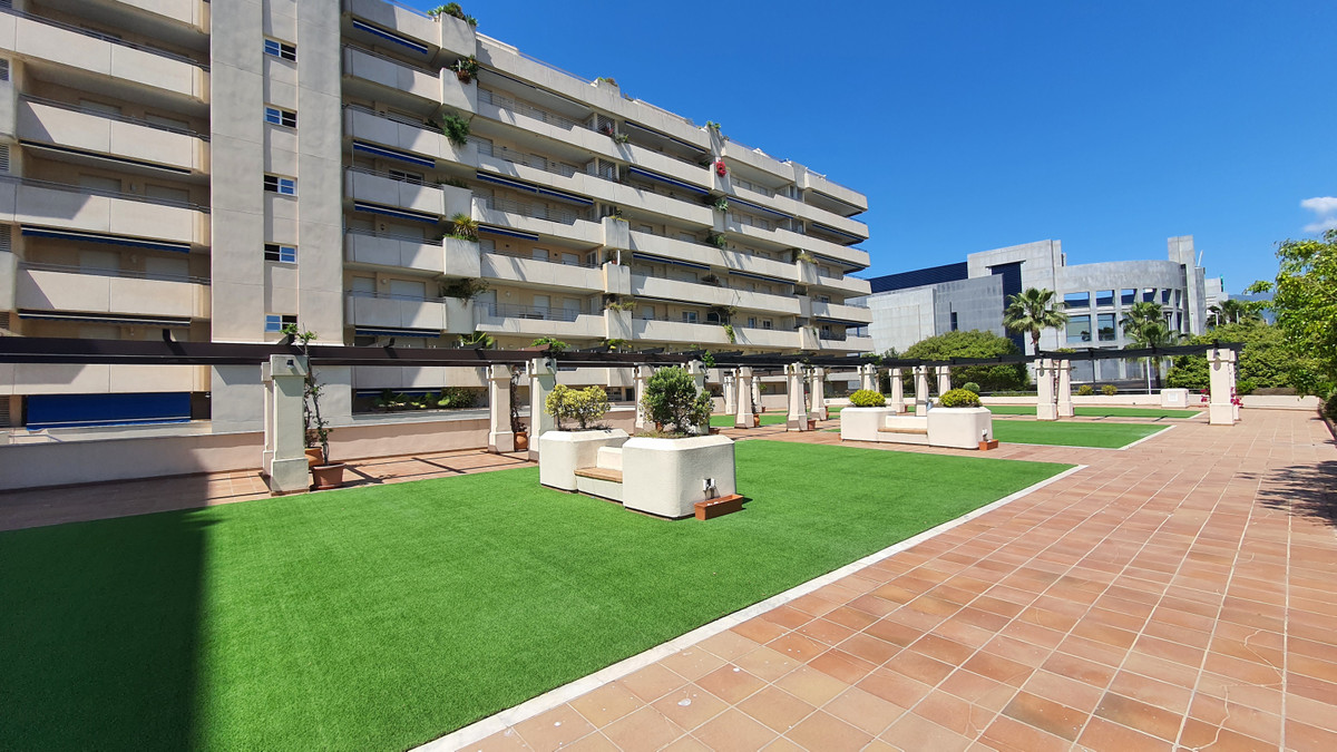 Tussenverdieping Appartement in Puerto Banús-15