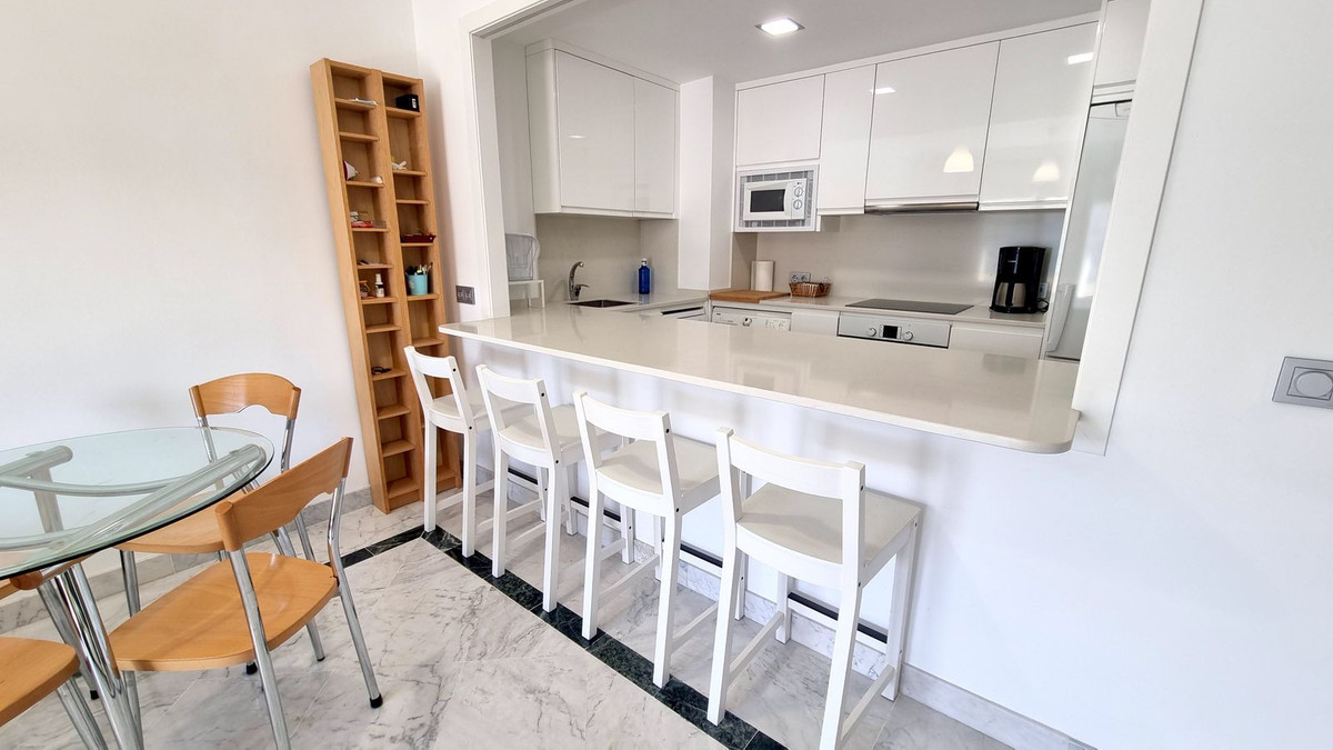 Tussenverdieping Appartement in Puerto Banús-4