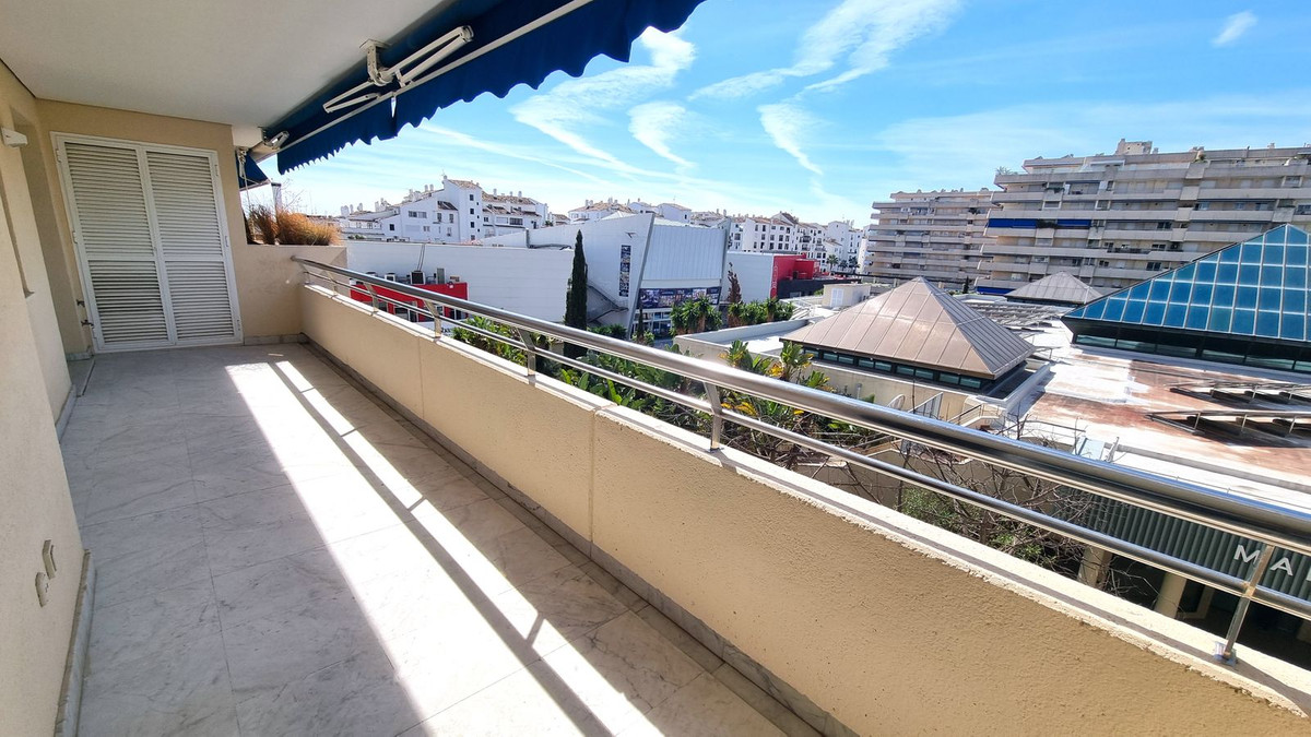 Tussenverdieping Appartement in Puerto Banús-8