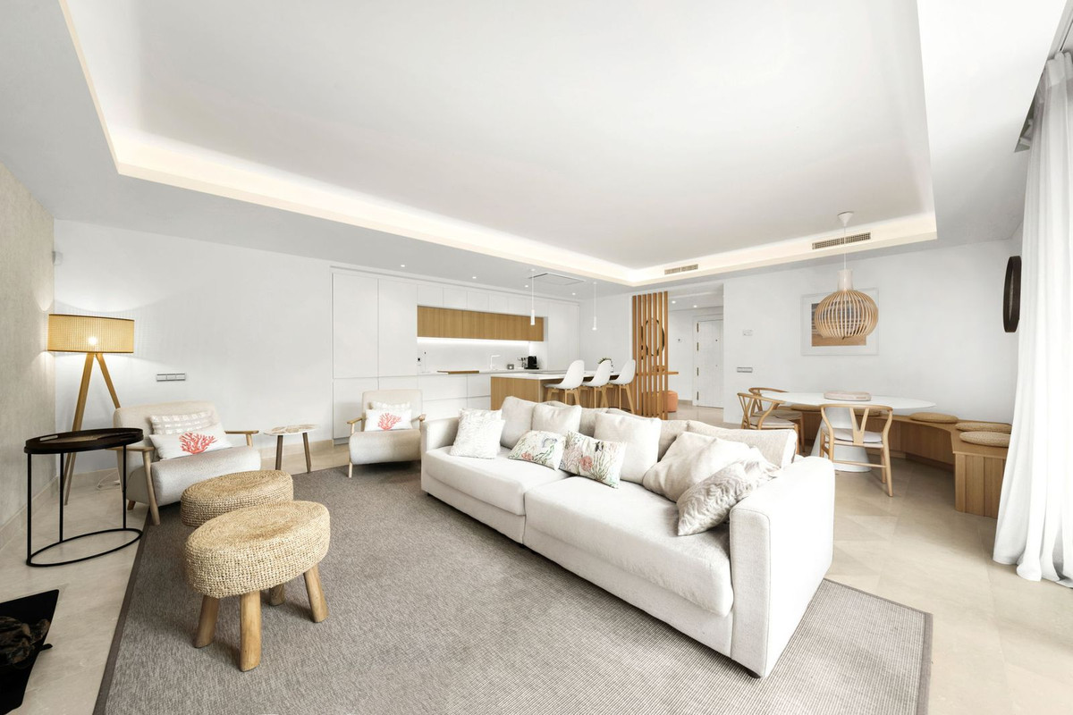 Apartment for sale in Puerto Banús | 4 bedrooms H4930276