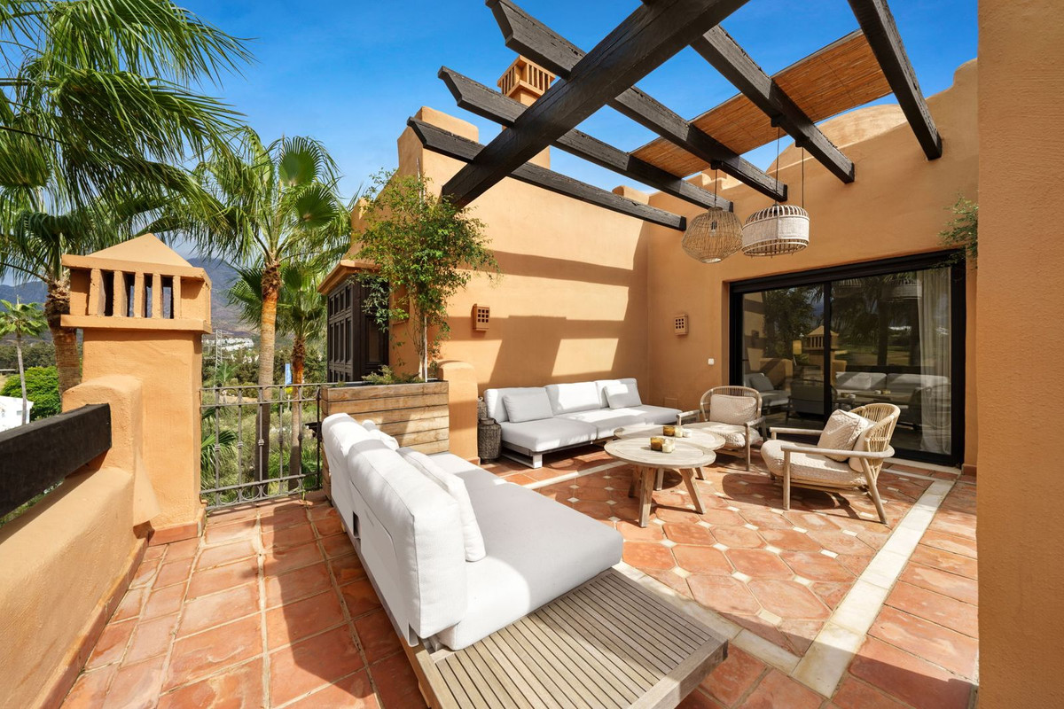 Apartment for sale in Puerto Banús | 4 bedrooms H4930276