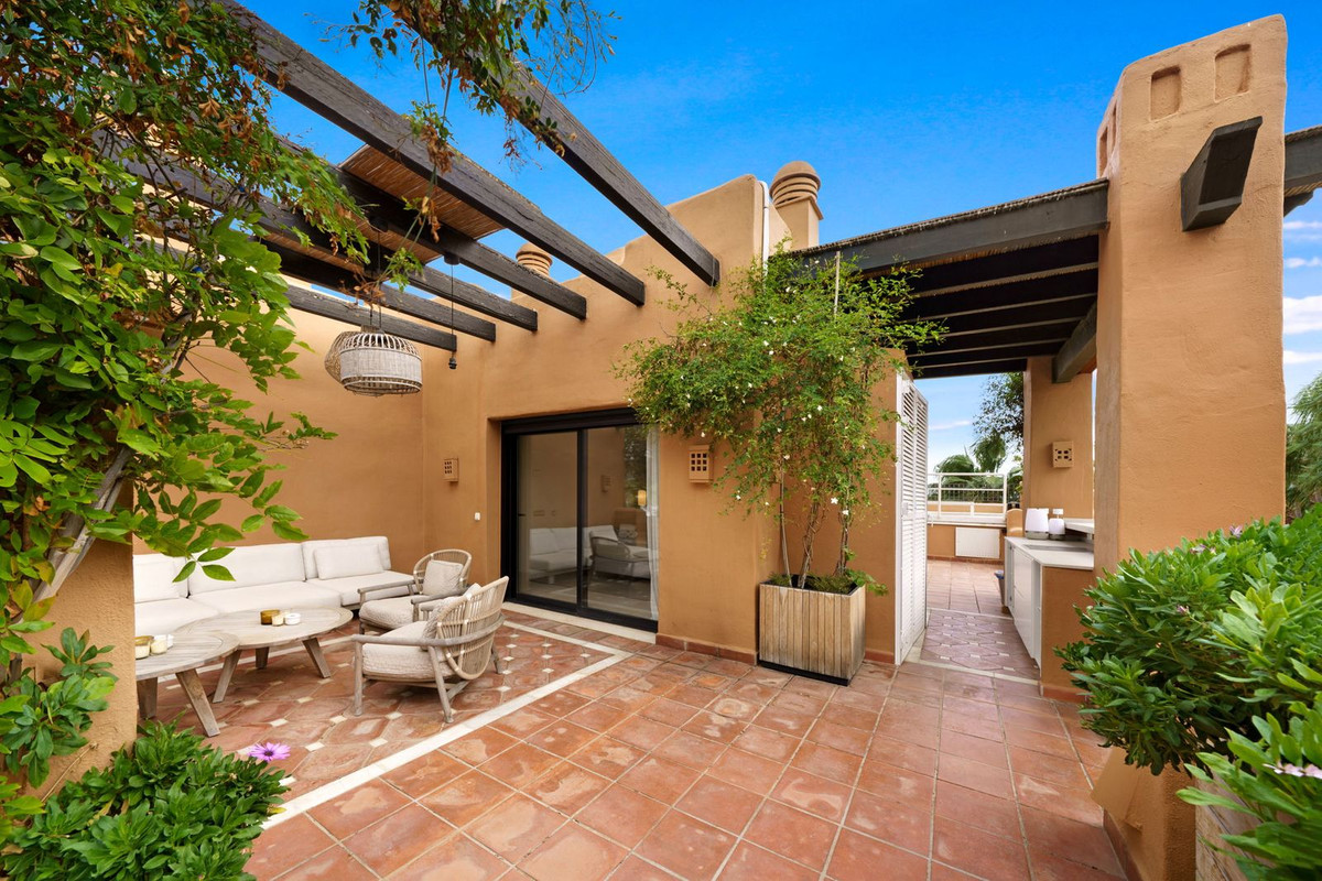 Apartment for sale in Puerto Banús | 4 bedrooms H4930276