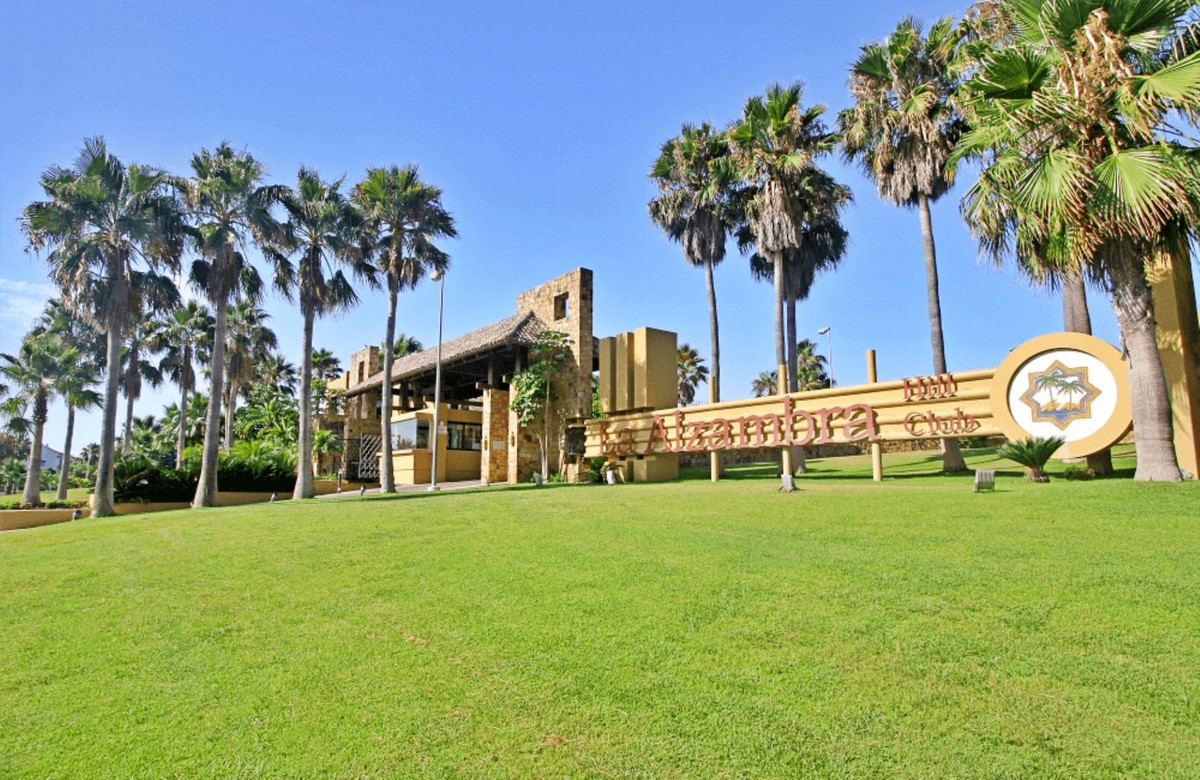 Apartment for sale in Puerto Banús | 4 bedrooms H4930276