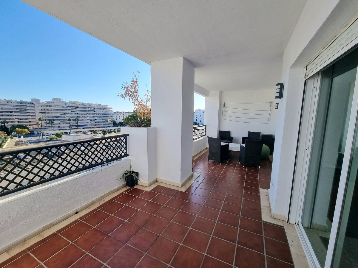 Tussenverdieping Appartement in Puerto Banús-1