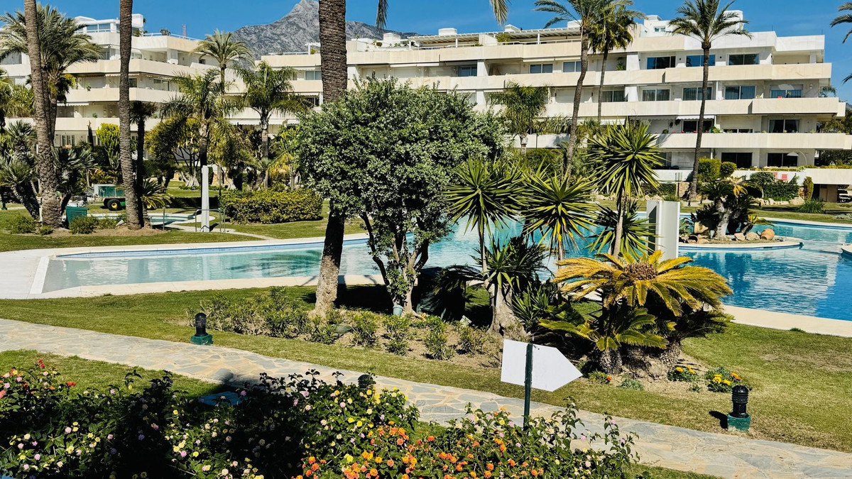 Tussenverdieping Appartement in Puerto Banús-1