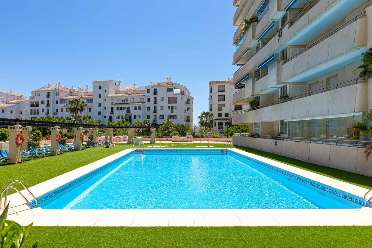 Tussenverdieping Appartement in Puerto Banús-13