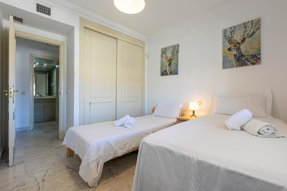 Tussenverdieping Appartement in Puerto Banús-17