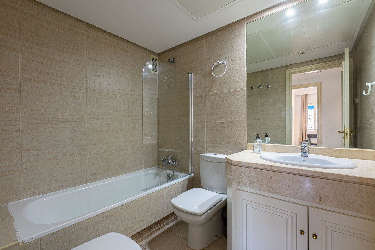 Tussenverdieping Appartement in Puerto Banús-8