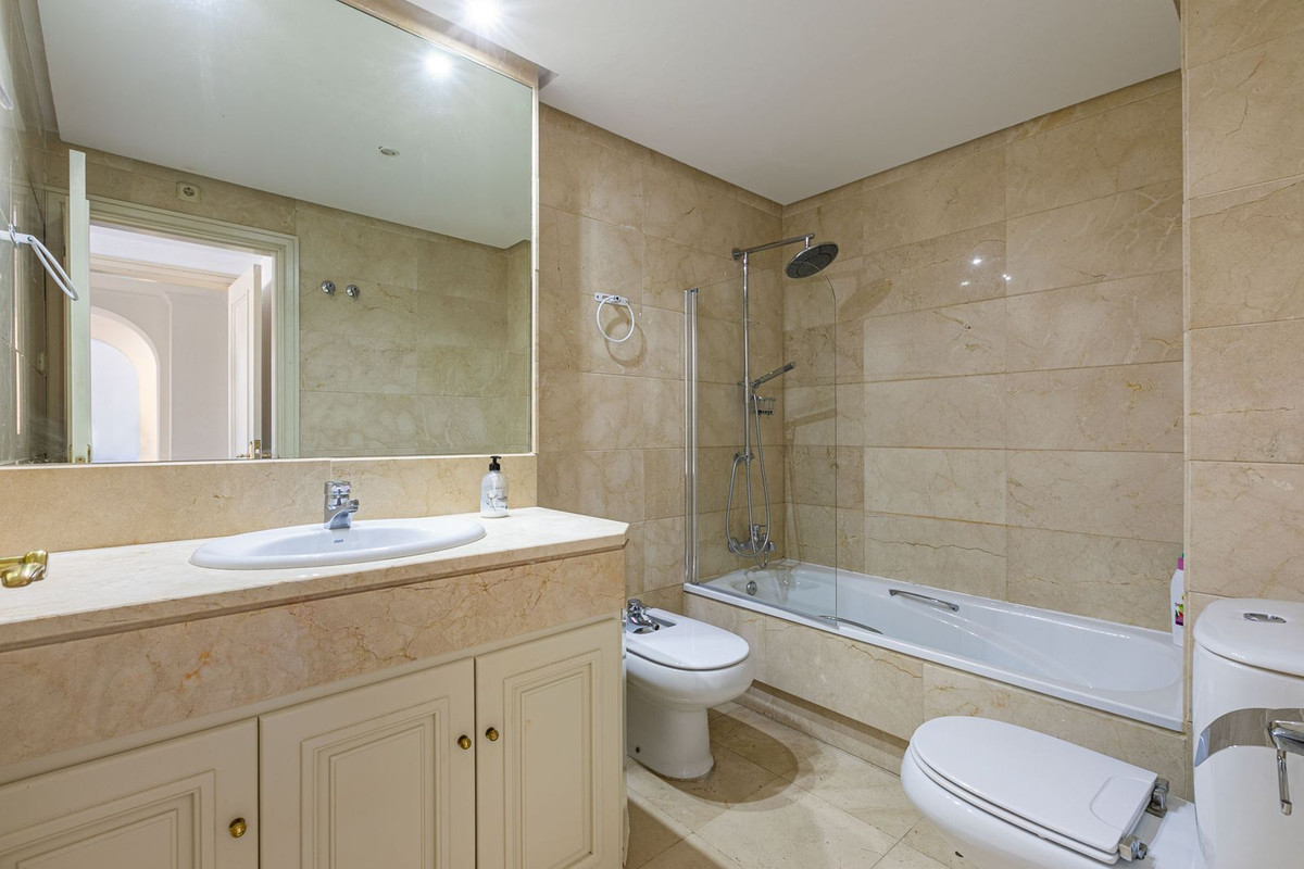 Tussenverdieping Appartement in Puerto Banús-9