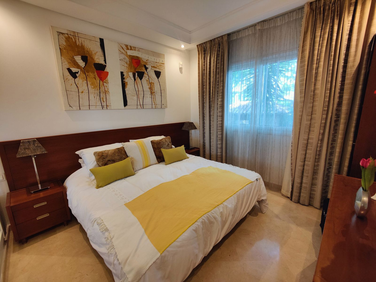 Appartement te koop in Puerto Banús | 2 slaapkamers H4974370