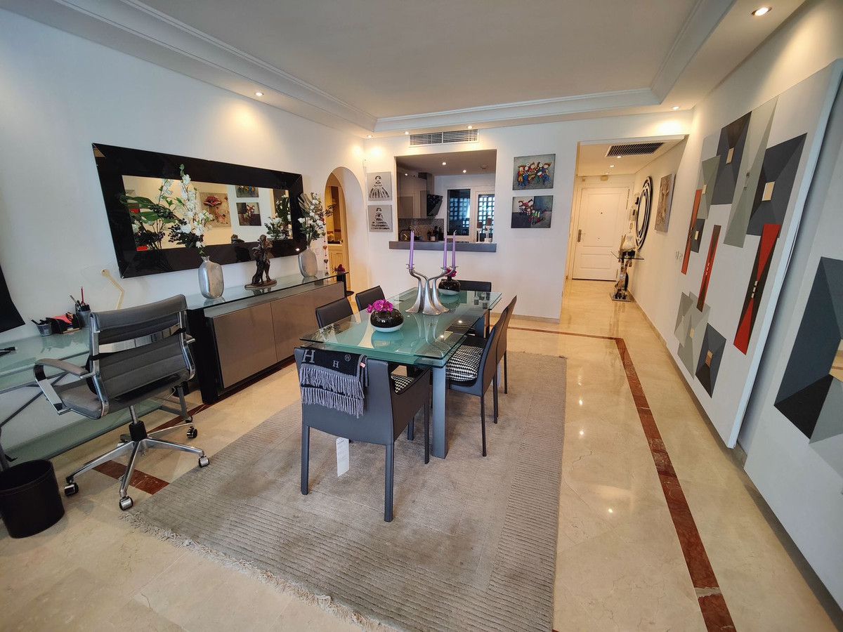 Appartement te koop in Puerto Banús | 2 slaapkamers H4974370