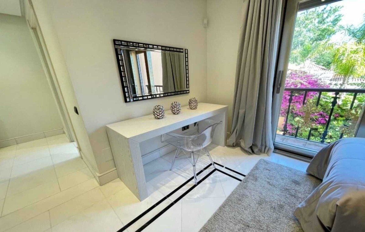 Tussenverdieping Appartement in Puerto Banús-12