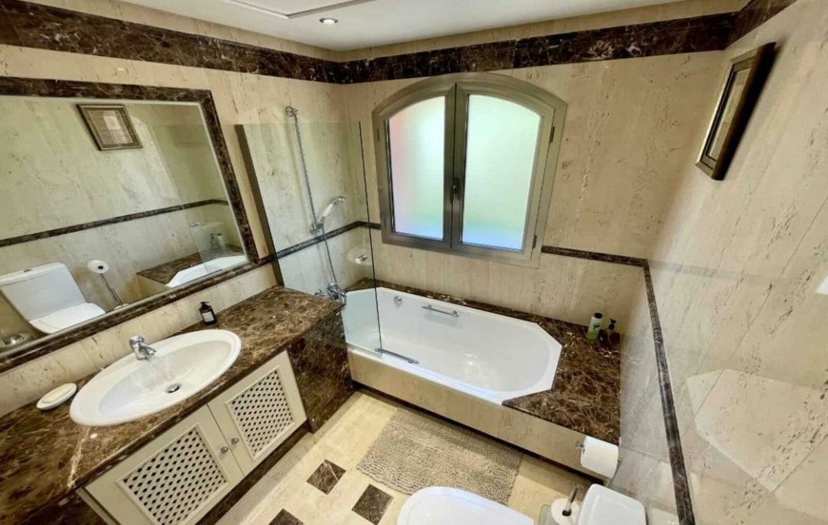 Tussenverdieping Appartement in Puerto Banús-22