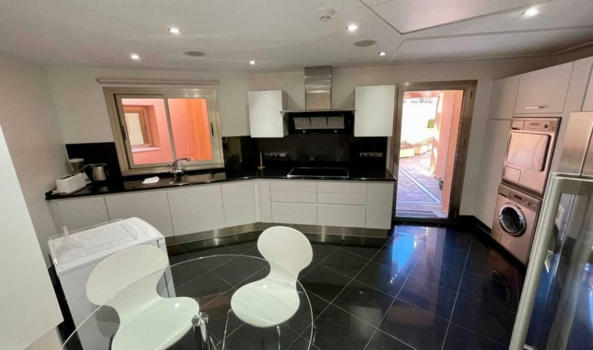 Tussenverdieping Appartement in Puerto Banús-6