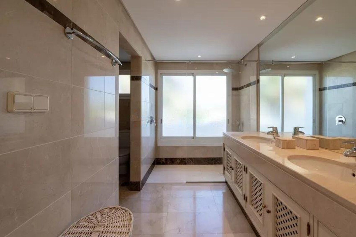 Penthouse Duplex in Puerto Banús-16