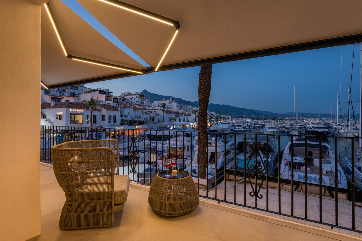 Appartement te koop in Puerto Banús | 2 slaapkamers H5006665