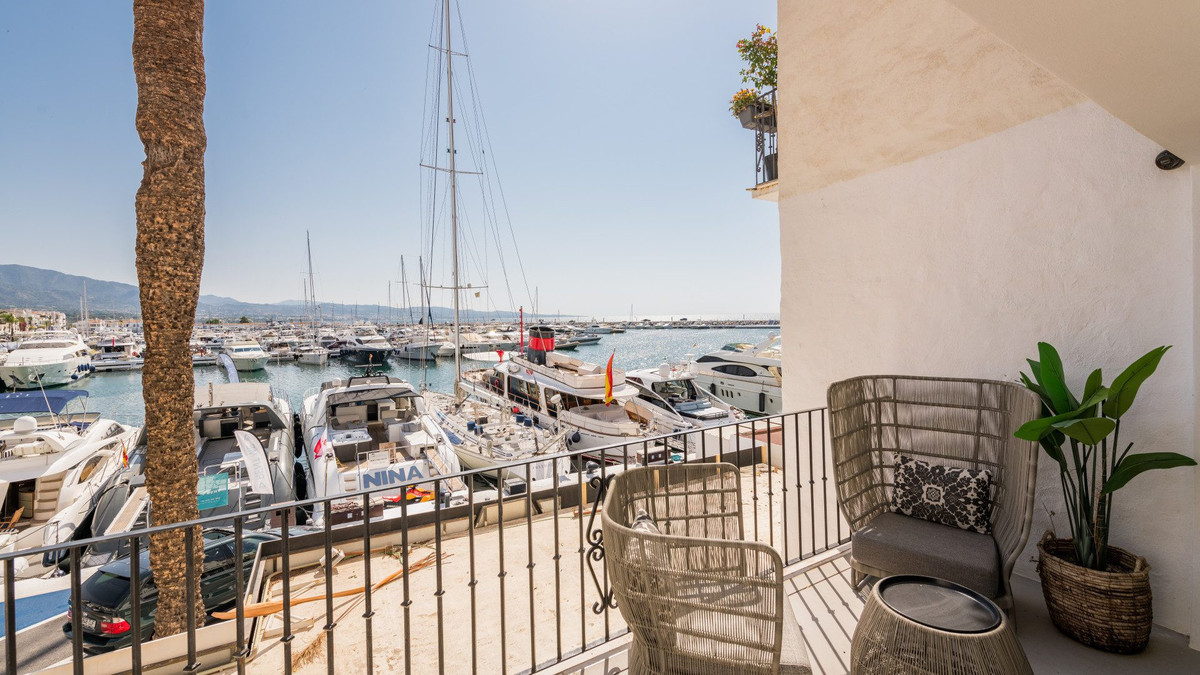 Appartement te koop in Puerto Banús | 2 slaapkamers H5006665