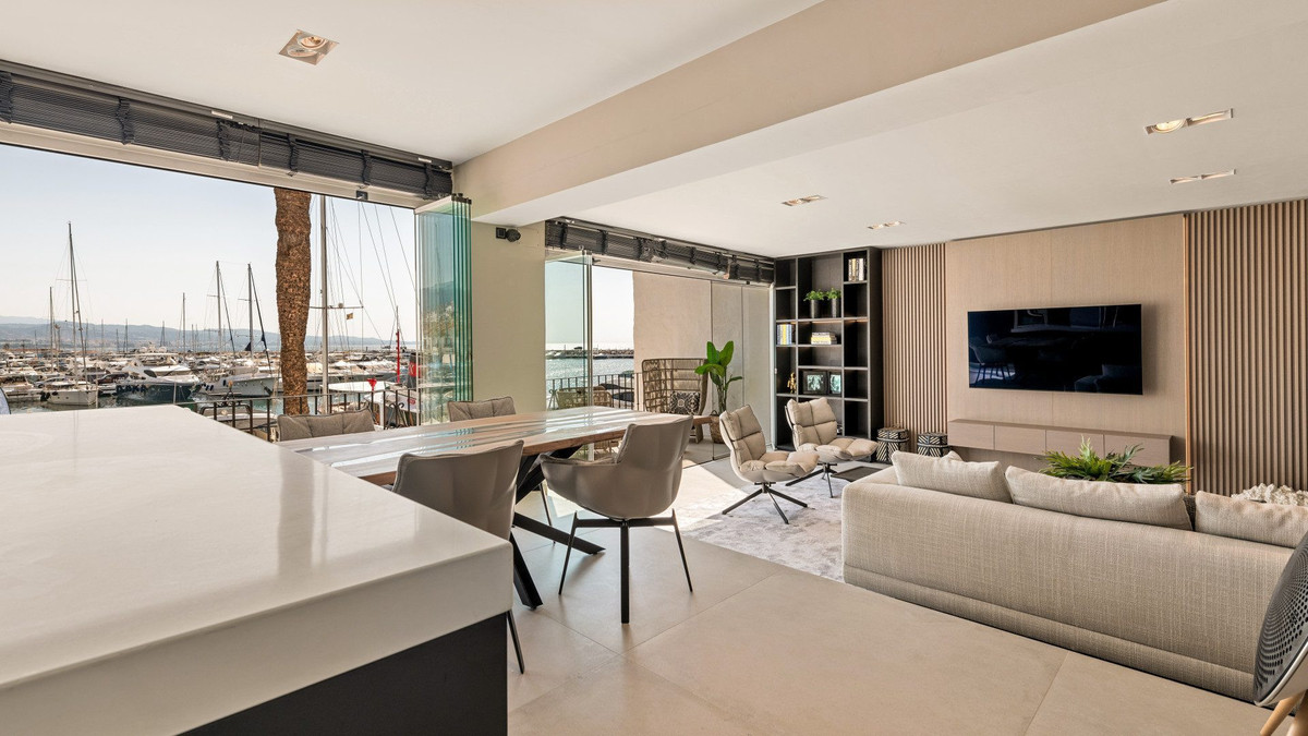 Appartement te koop in Puerto Banús | 2 slaapkamers H5006665