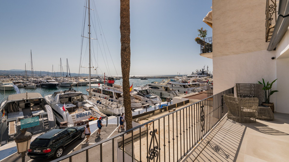 Appartement te koop in Puerto Banús | 2 slaapkamers H5006665