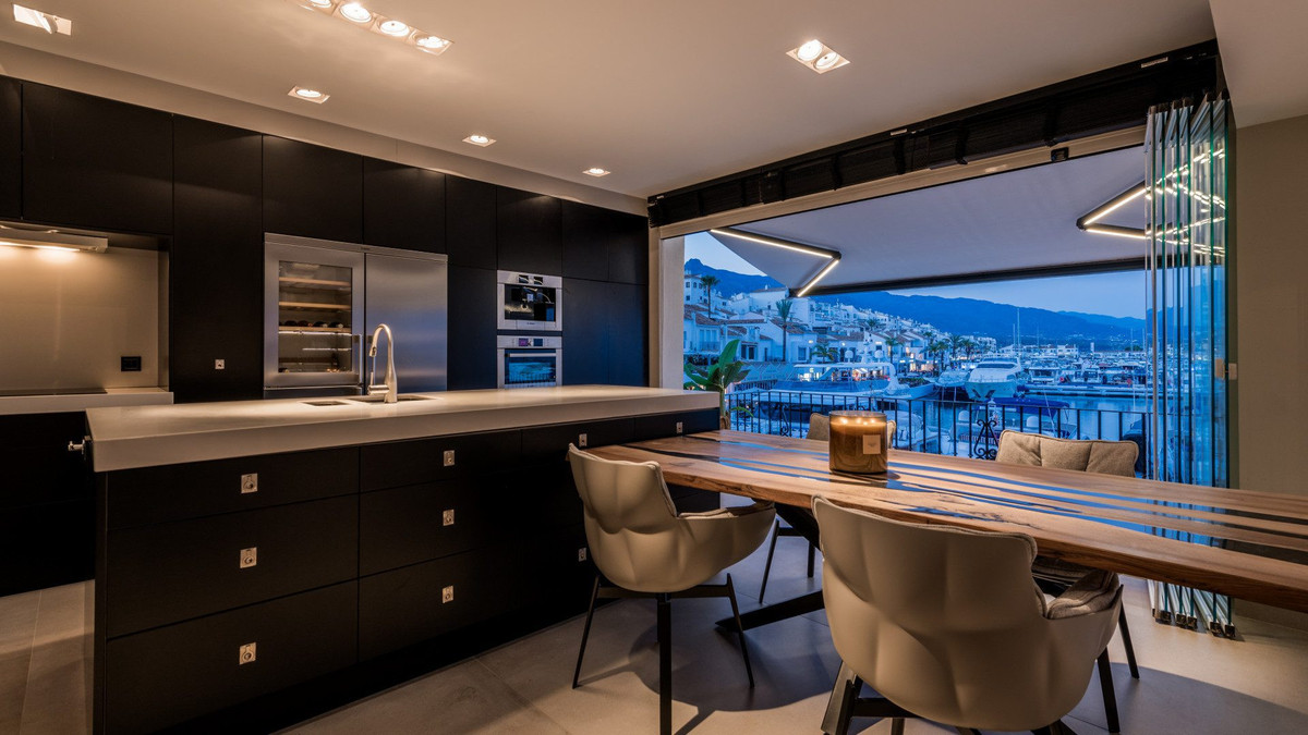 Appartement te koop in Puerto Banús | 2 slaapkamers H5006665