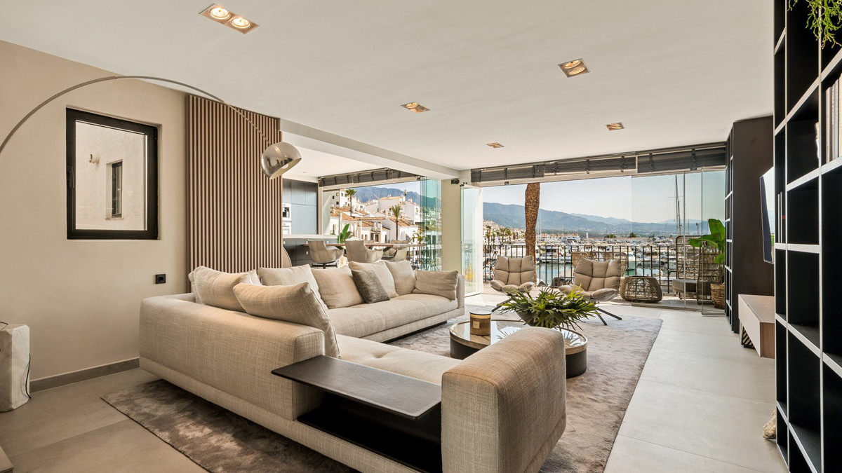 Appartement te koop in Puerto Banús | 2 slaapkamers H5006665