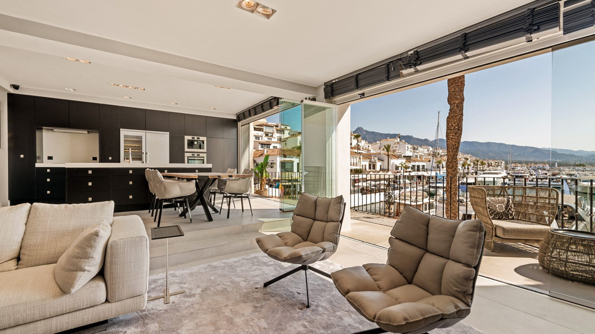 Appartement te koop in Puerto Banús | 2 slaapkamers H5006665
