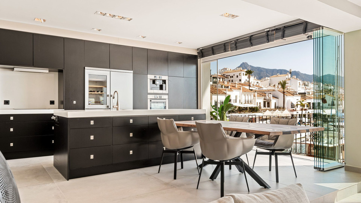Appartement te koop in Puerto Banús | 2 slaapkamers H5006665