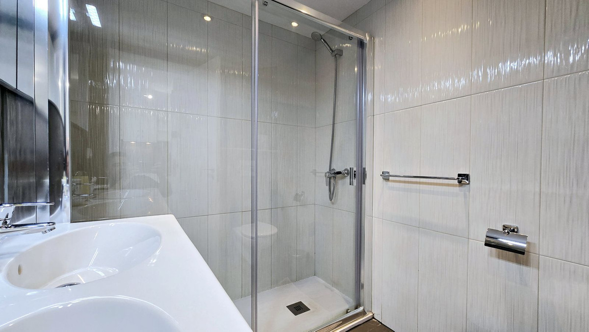 Tussenverdieping Appartement in Puerto Banús-7