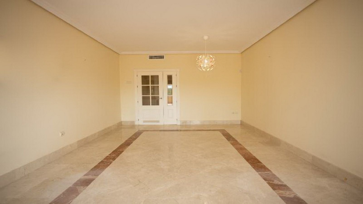 Tussenverdieping Appartement in Puerto Banús-10