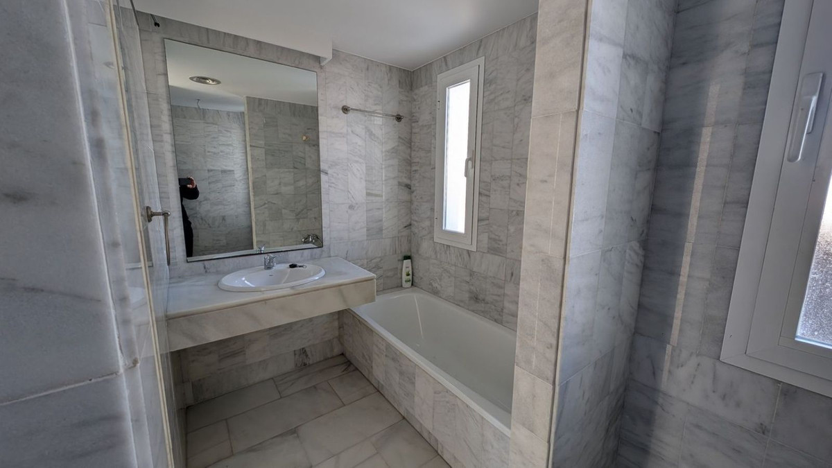 Penthouse Duplex in Puerto Banús-24