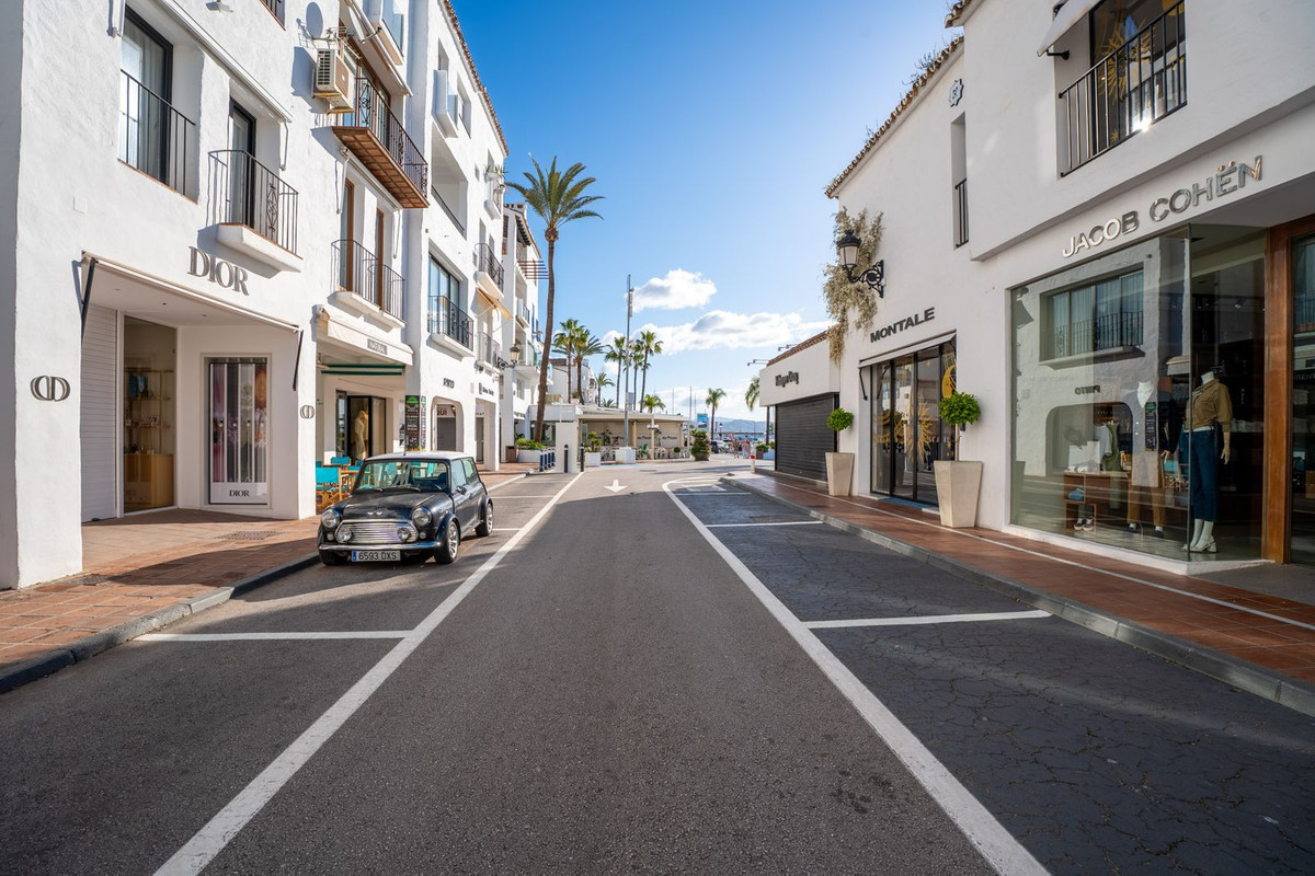 Appartement te koop in Puerto Banús | 2 slaapkamers H5019289