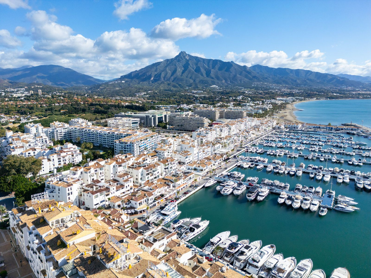 Appartement te koop in Puerto Banús | 2 slaapkamers H5019289