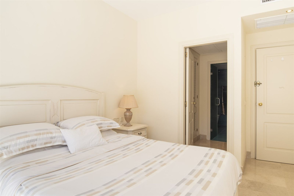 Tussenverdieping Appartement in Puerto Banús-11