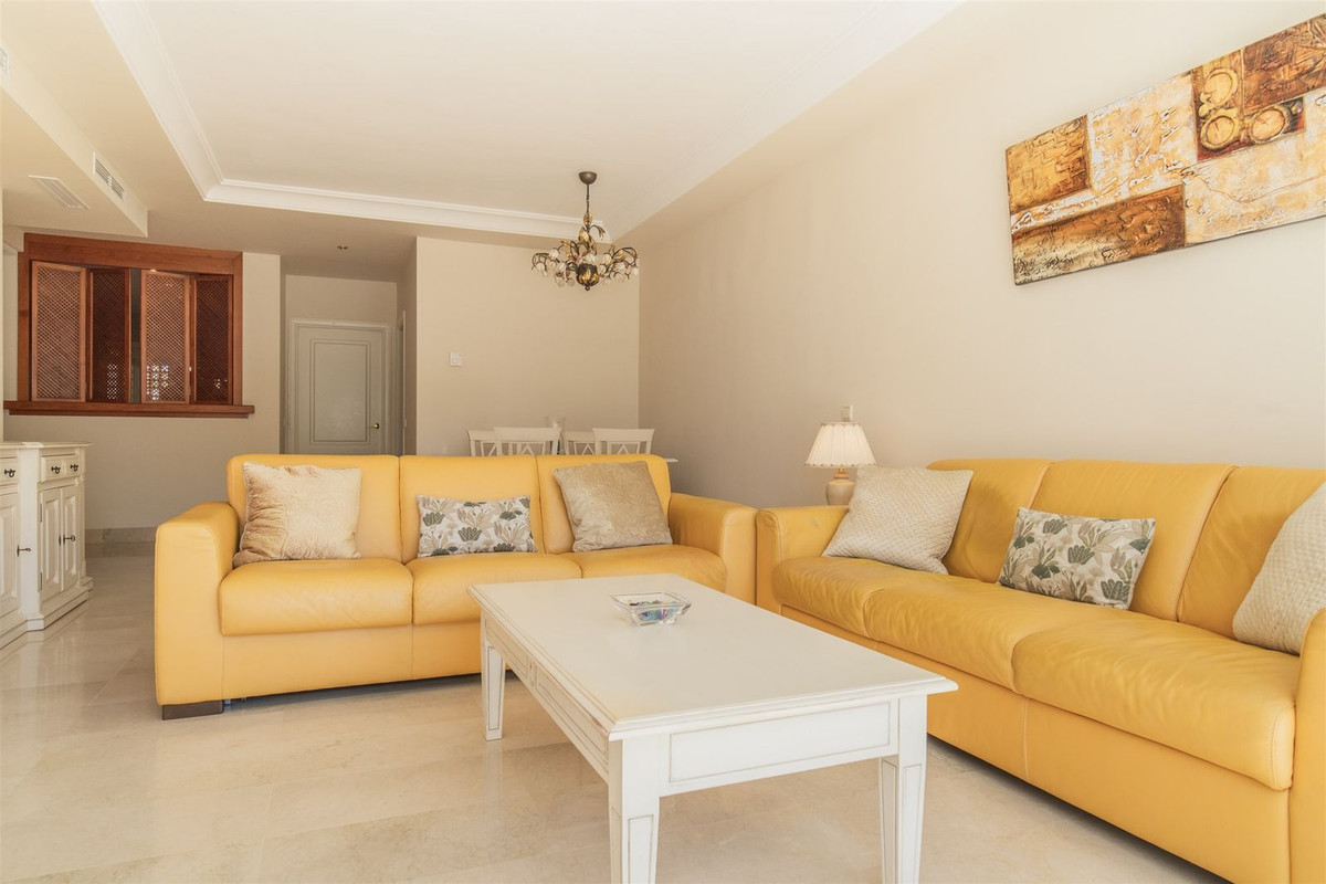 Tussenverdieping Appartement in Puerto Banús-4