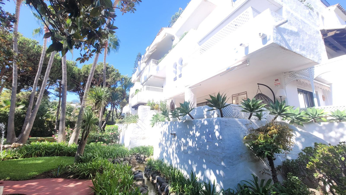 Appartement te koop in Puerto Banús | 2 slaapkamers H5026267