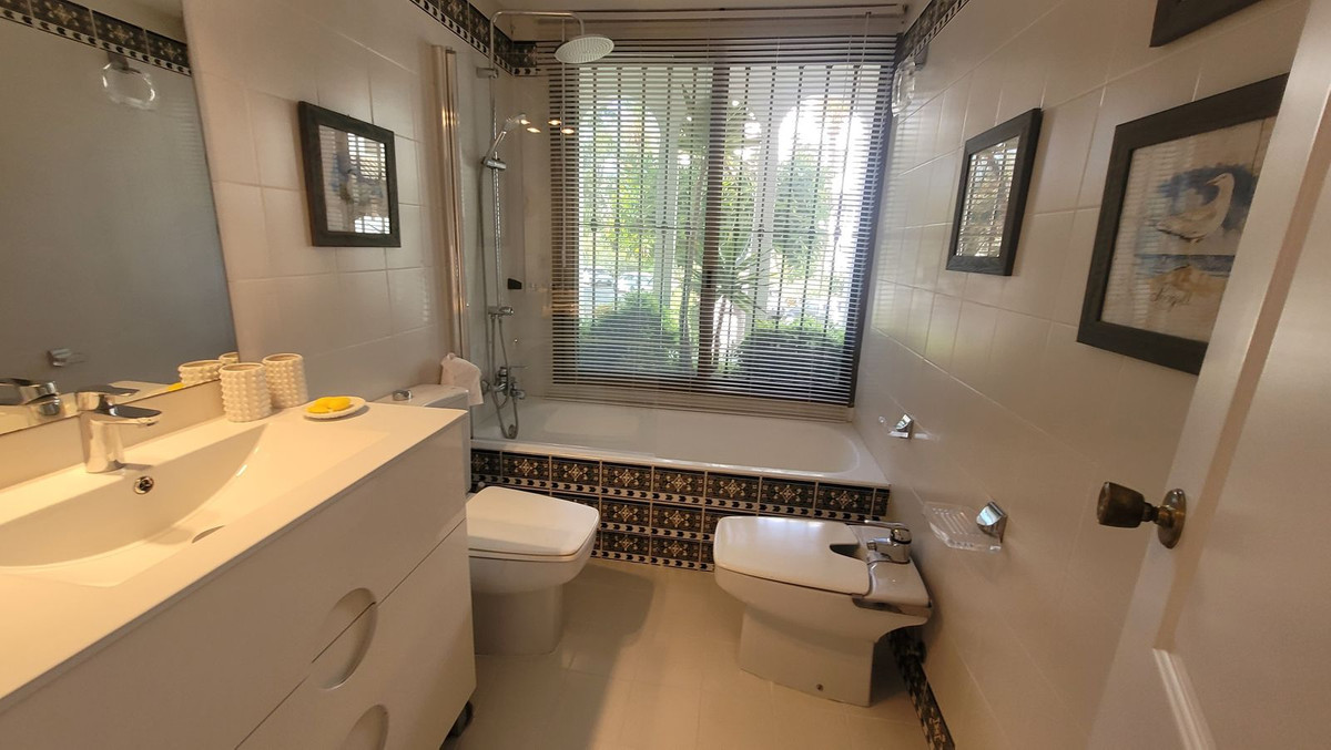 Appartement te koop in Puerto Banús | 2 slaapkamers H5026267