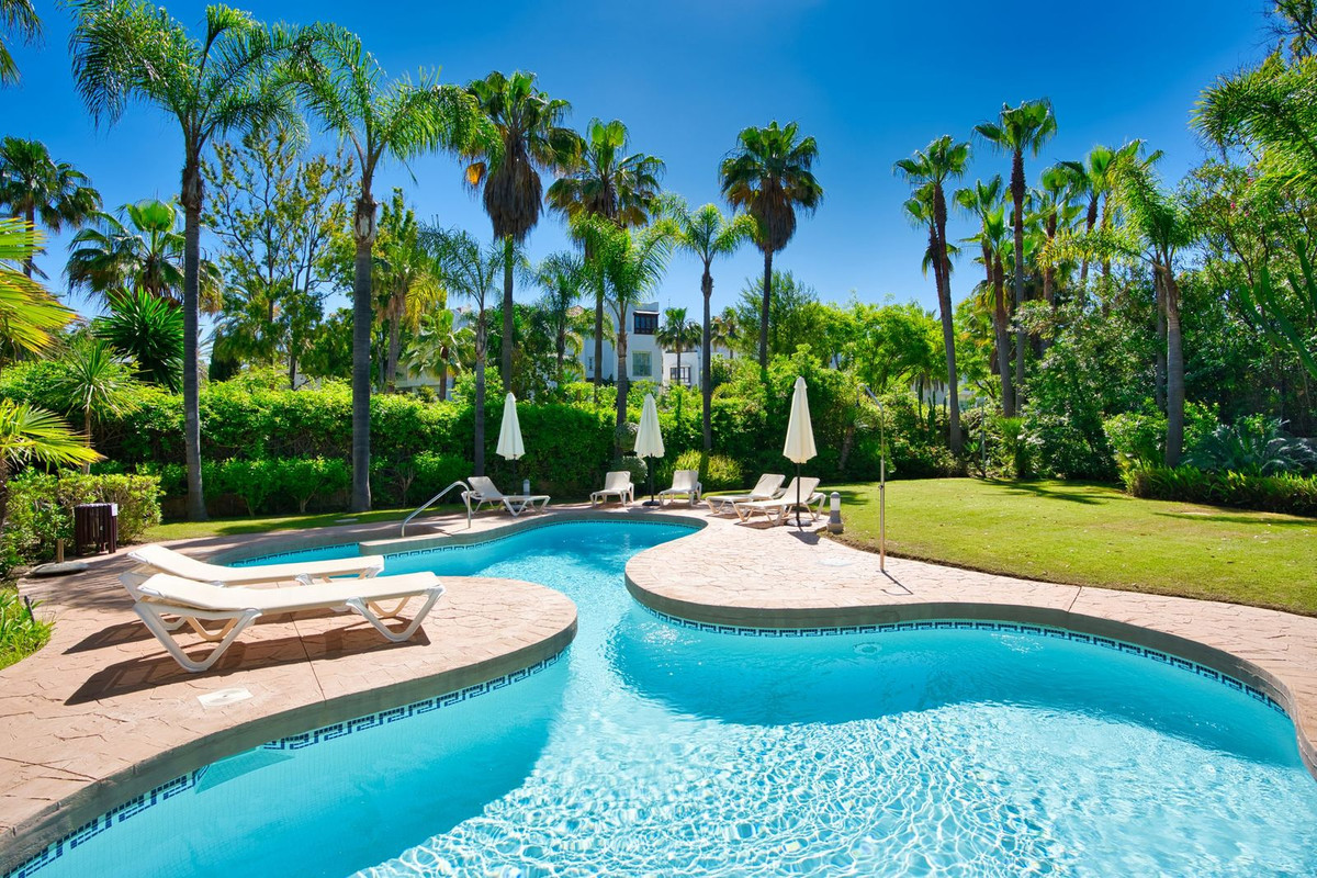 Penthouse for sale in Puerto Banús | 3 bedrooms H5034295