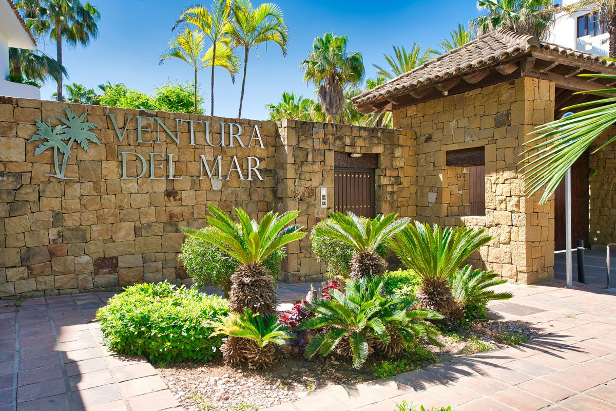 Penthouse for sale in Puerto Banús | 3 bedrooms H5034295