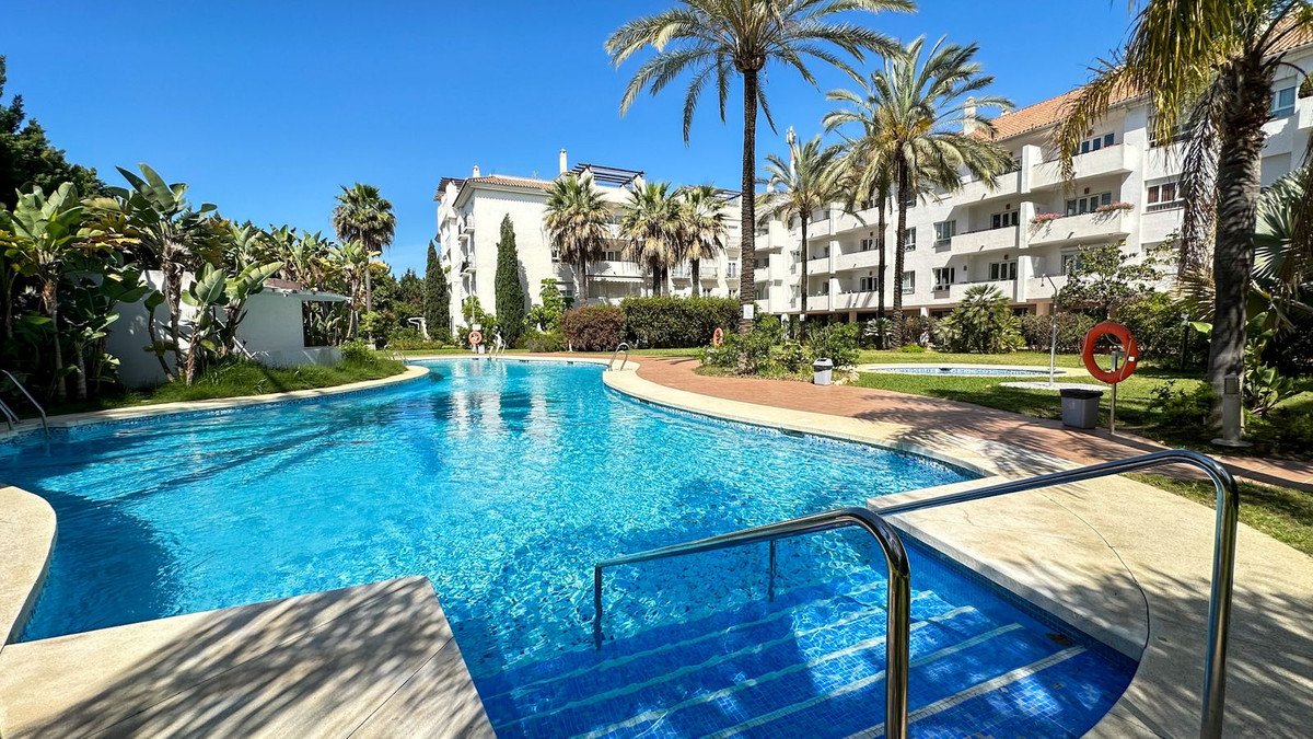 Appartement te koop in Puerto Banús | 2 slaapkamers H5042215