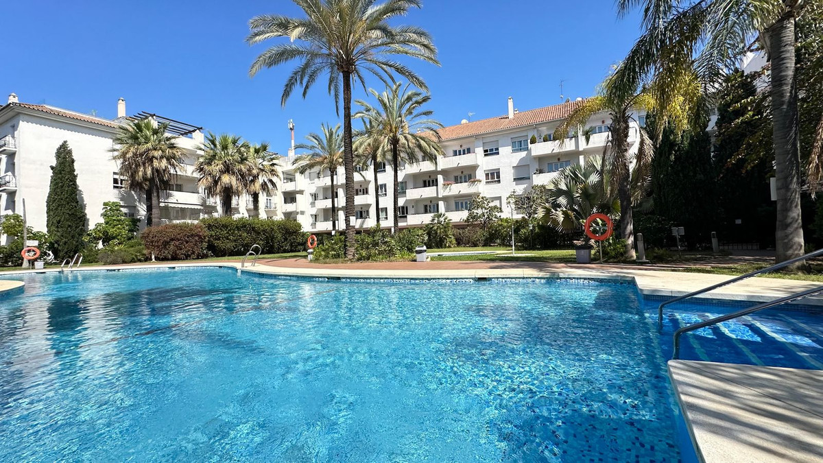 Appartement te koop in Puerto Banús | 2 slaapkamers H5042215