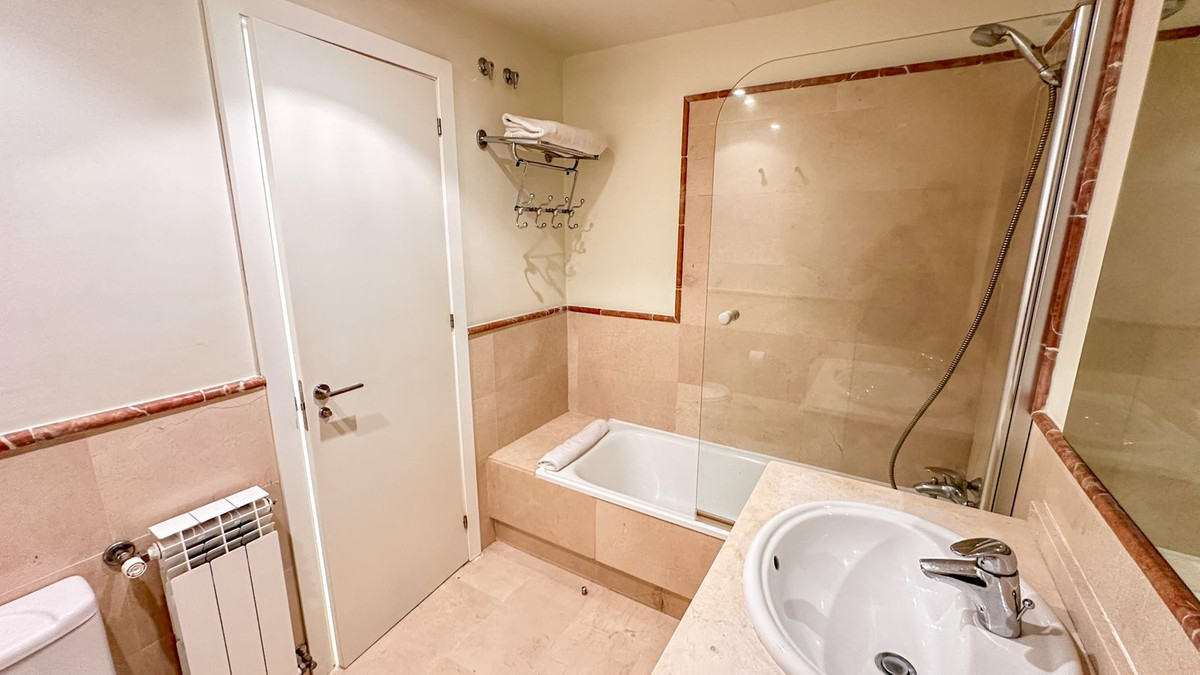 Appartement te koop in Puerto Banús | 2 slaapkamers H5042215