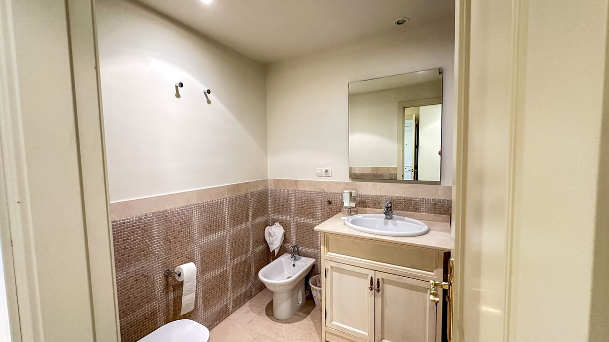Appartement te koop in Puerto Banús | 2 slaapkamers H5042215