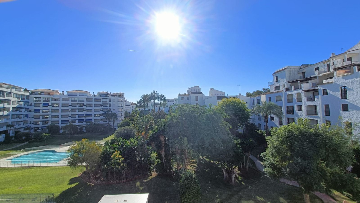 Tussenverdieping Appartement in Puerto Banús-1
