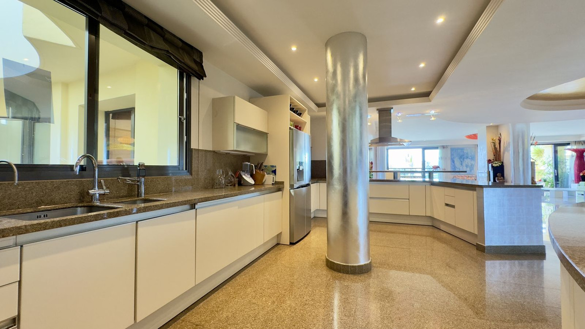 Appartement te koop in Puerto Banús | 3 slaapkamers H5054650